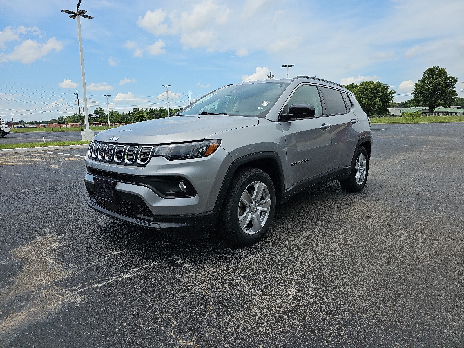 2022 Jeep Compass Latitude photo 2