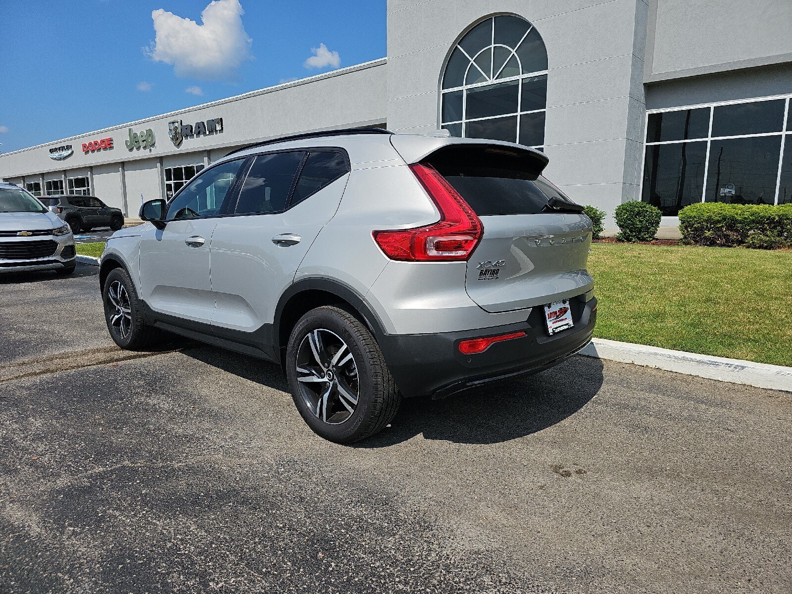 2024 Volvo XC40 Core photo 4