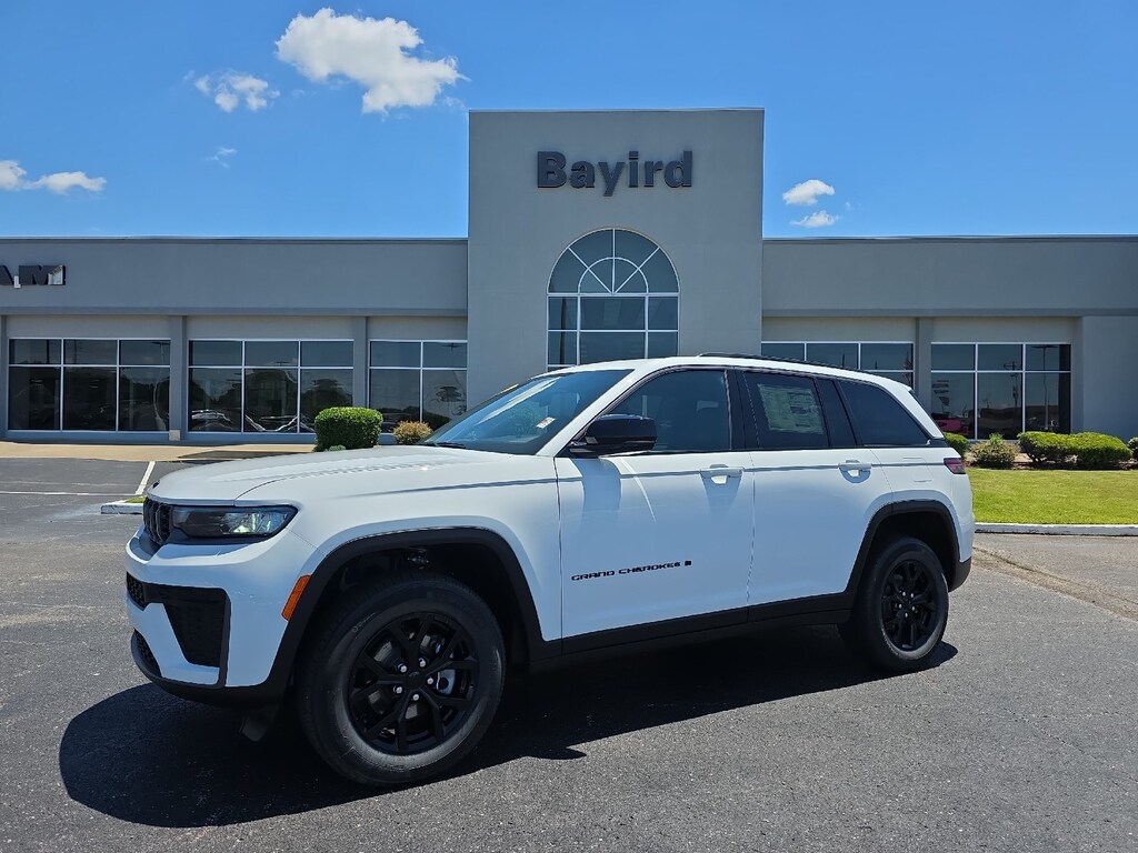New 2026 Jeep Grand Cherokee Laredo Sport Utility