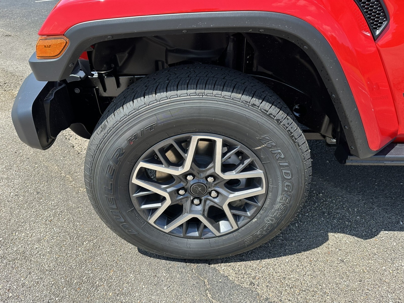2025 Jeep Wrangler Sahara photo 3
