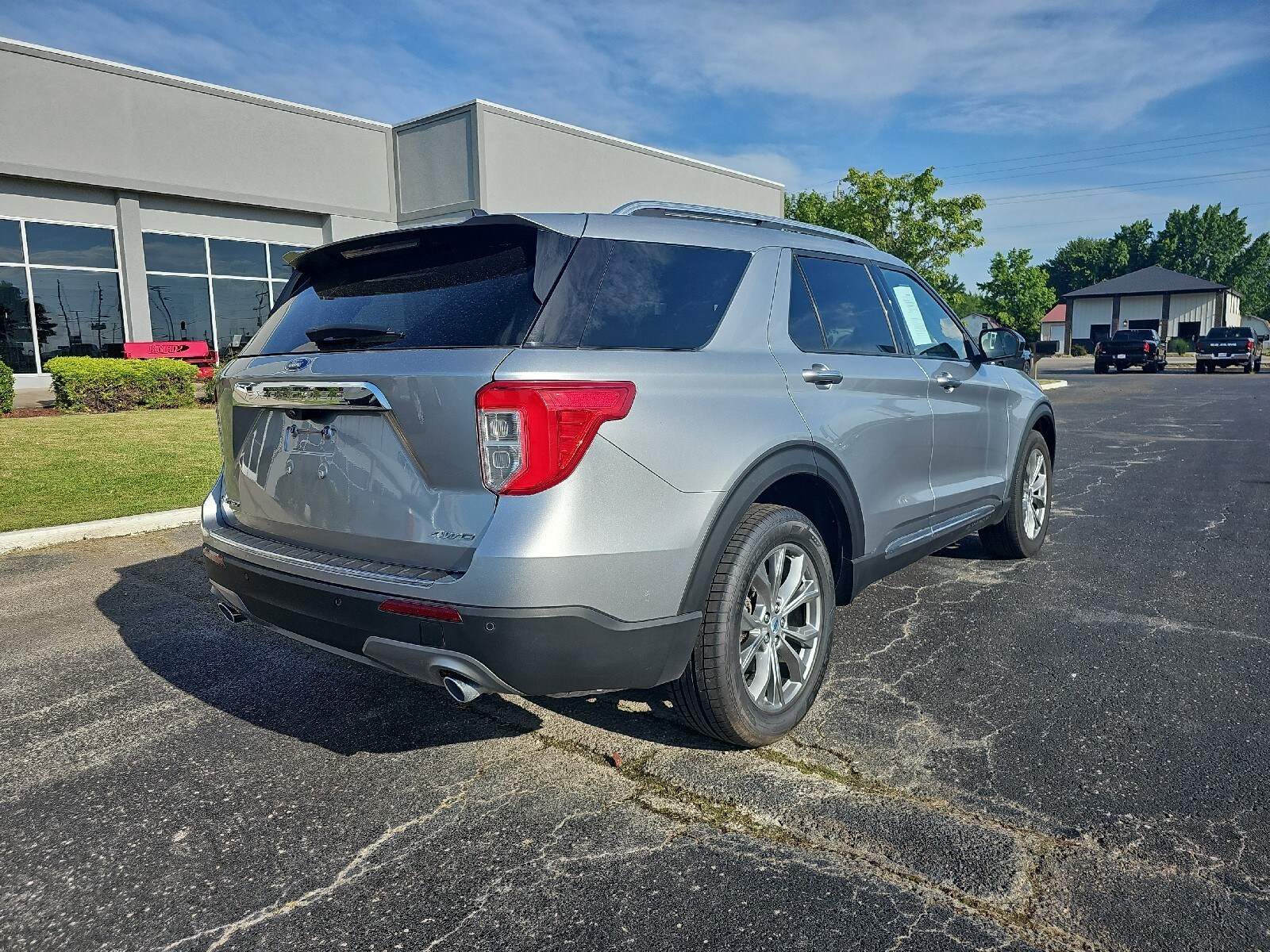 2023 Ford Explorer Limited photo 4
