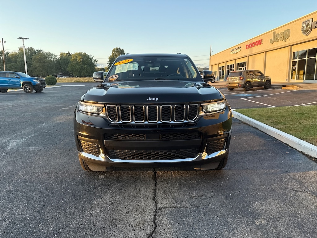 Used 2023 Jeep Grand Cherokee L Laredo SUV
