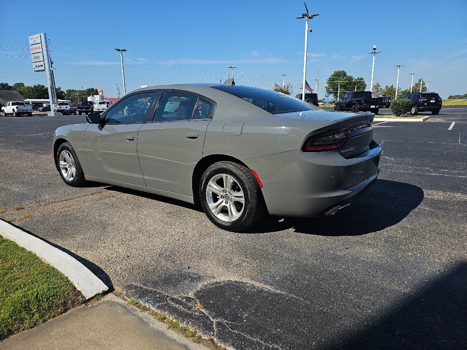 2023 Dodge Charger SXT photo 2