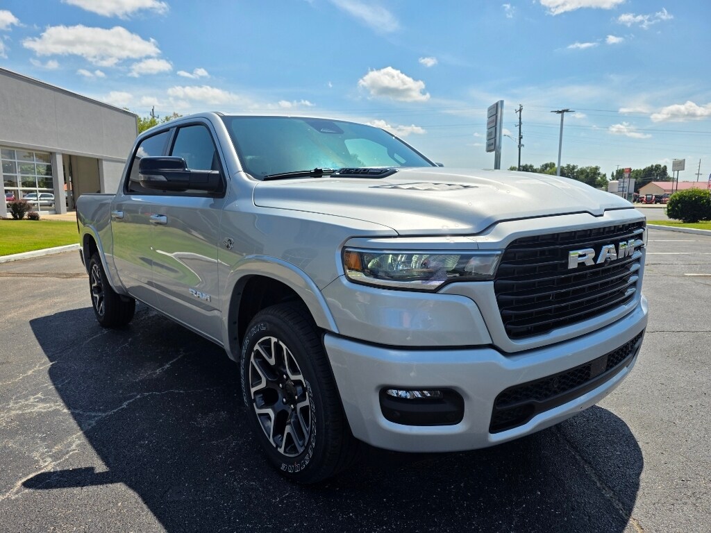 New 2026 Ram 1500 LARAMIE CREW CAB 4X4 5'7 BOX Pickup
