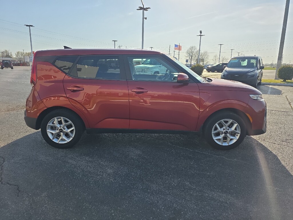 Used 2022 Kia Soul LX Hatchback
