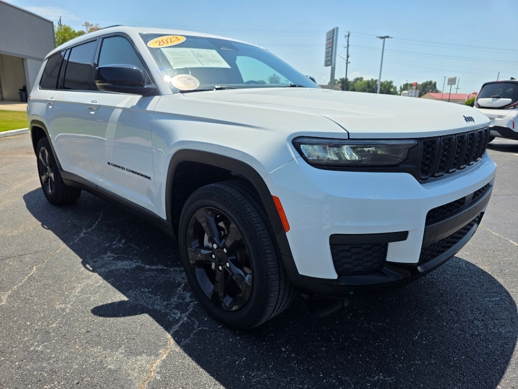 Used 2023 Jeep Grand Cherokee L Laredo SUV