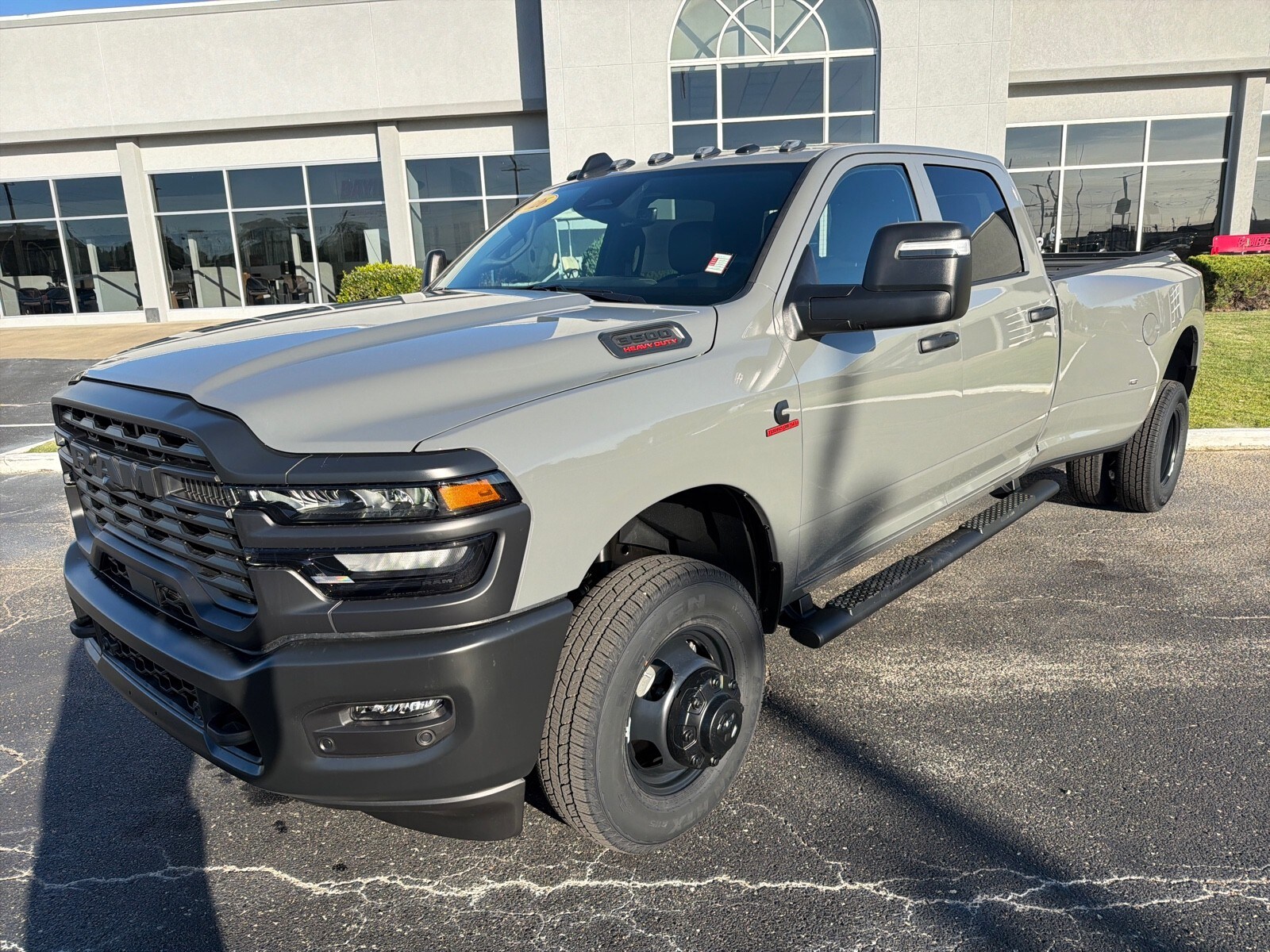 2026 Ram 3500 Tradesman photo 2