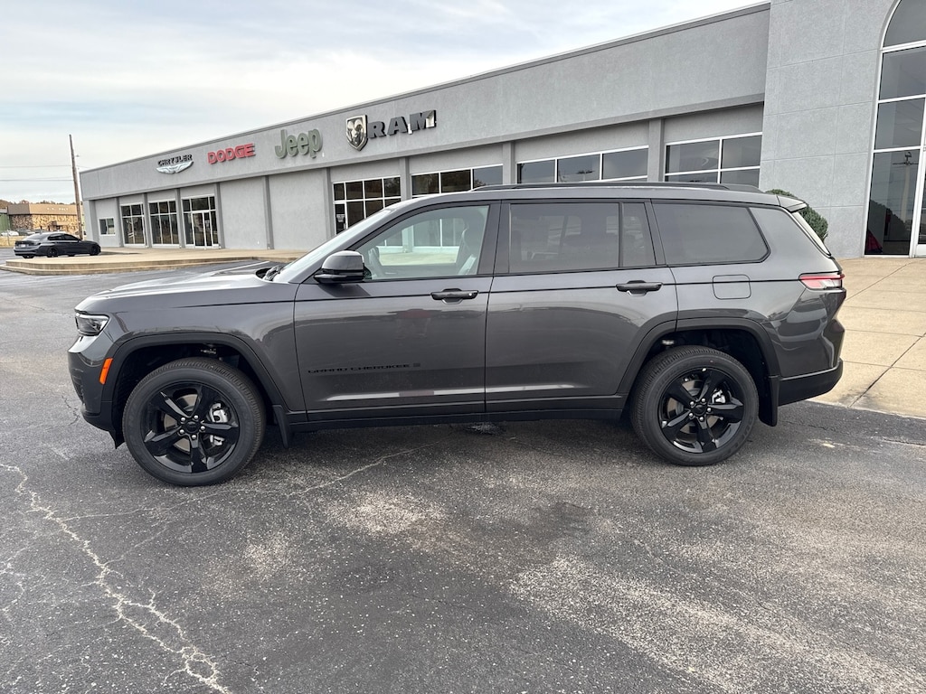 New 2025 Jeep Grand Cherokee L Laredo Sport Utility