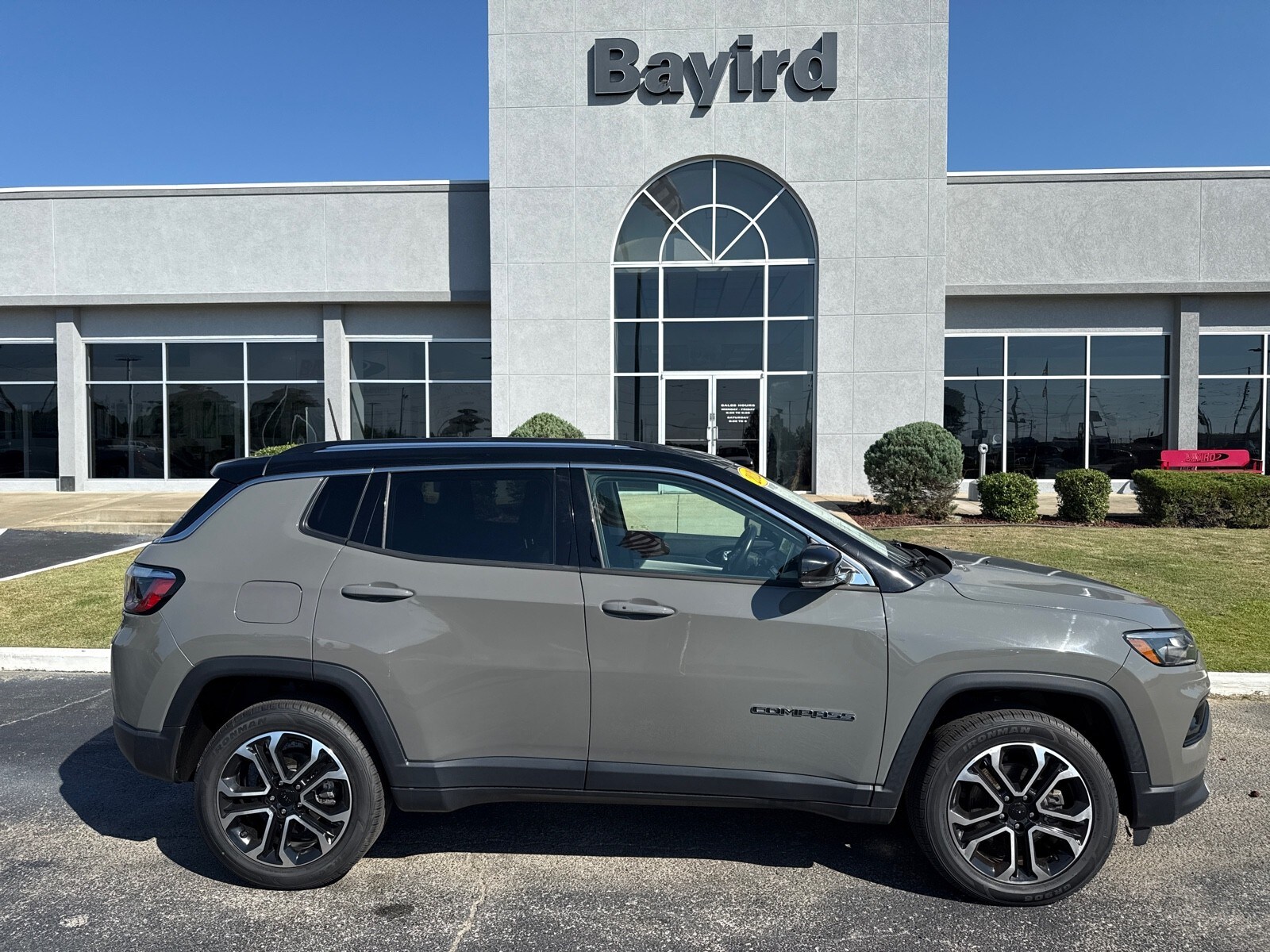 2022 Jeep Compass Limited photo 2