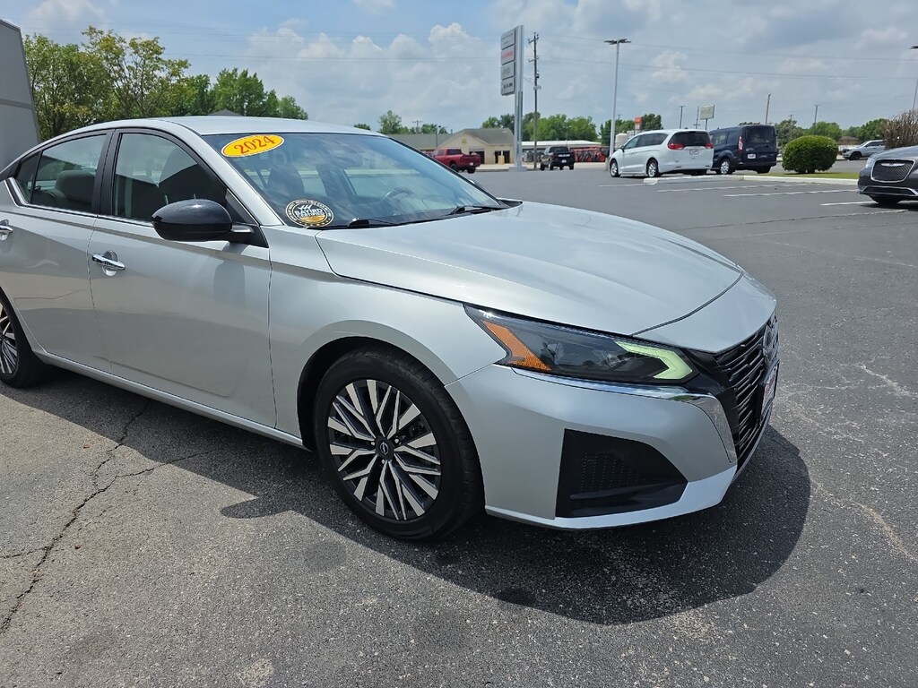 Used 2024 Nissan Altima 2.5 SV Sedan