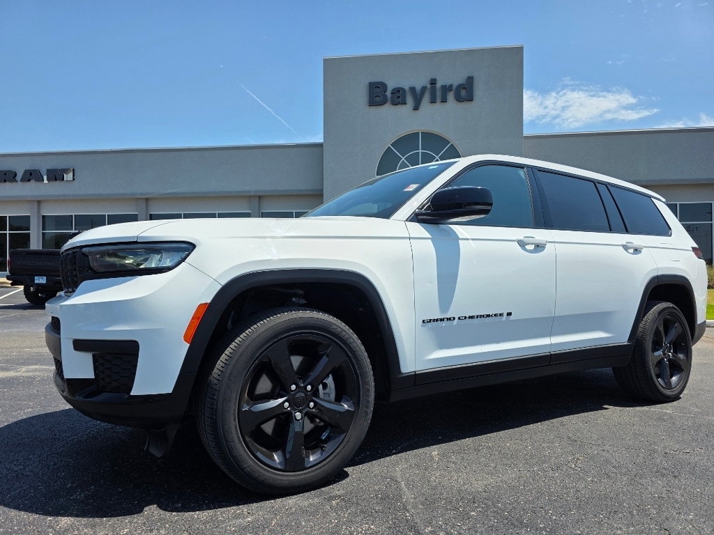 Used 2023 Jeep Grand Cherokee L Laredo SUV