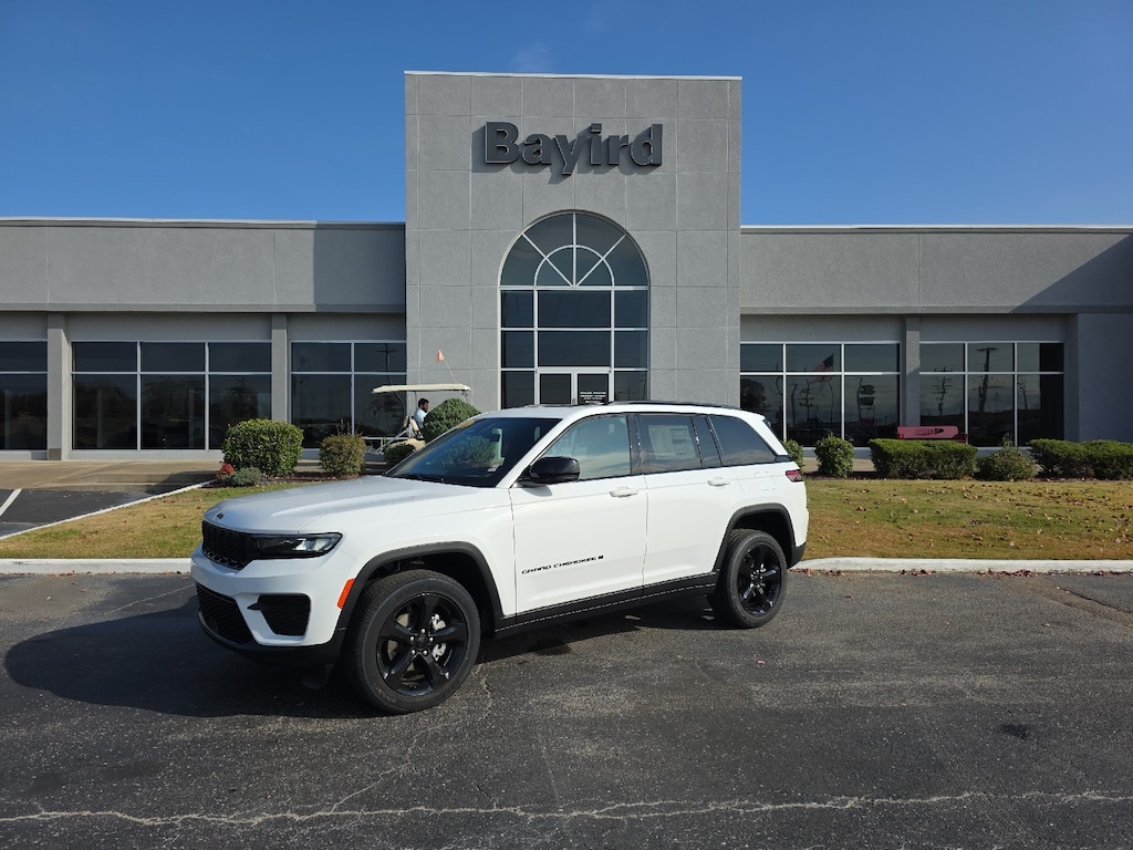 New 2025 Jeep Grand Cherokee Laredo Sport Utility