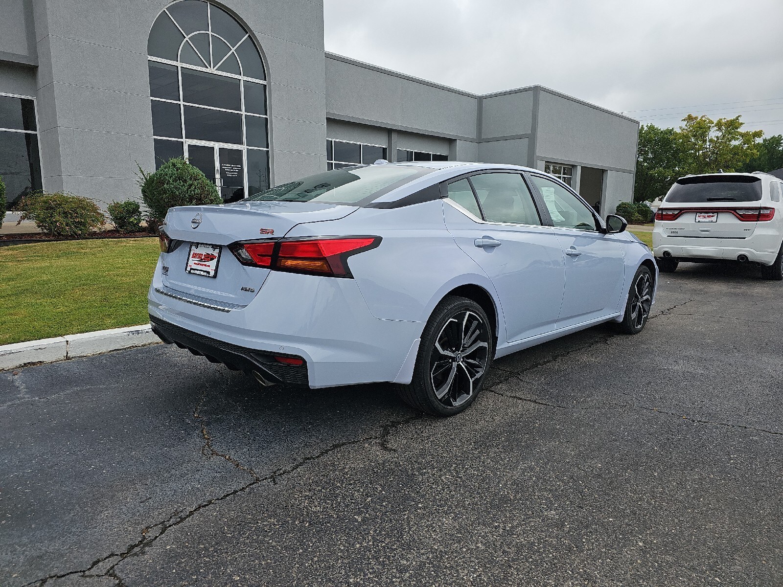 2023 Nissan Altima 2.5 SR photo 4