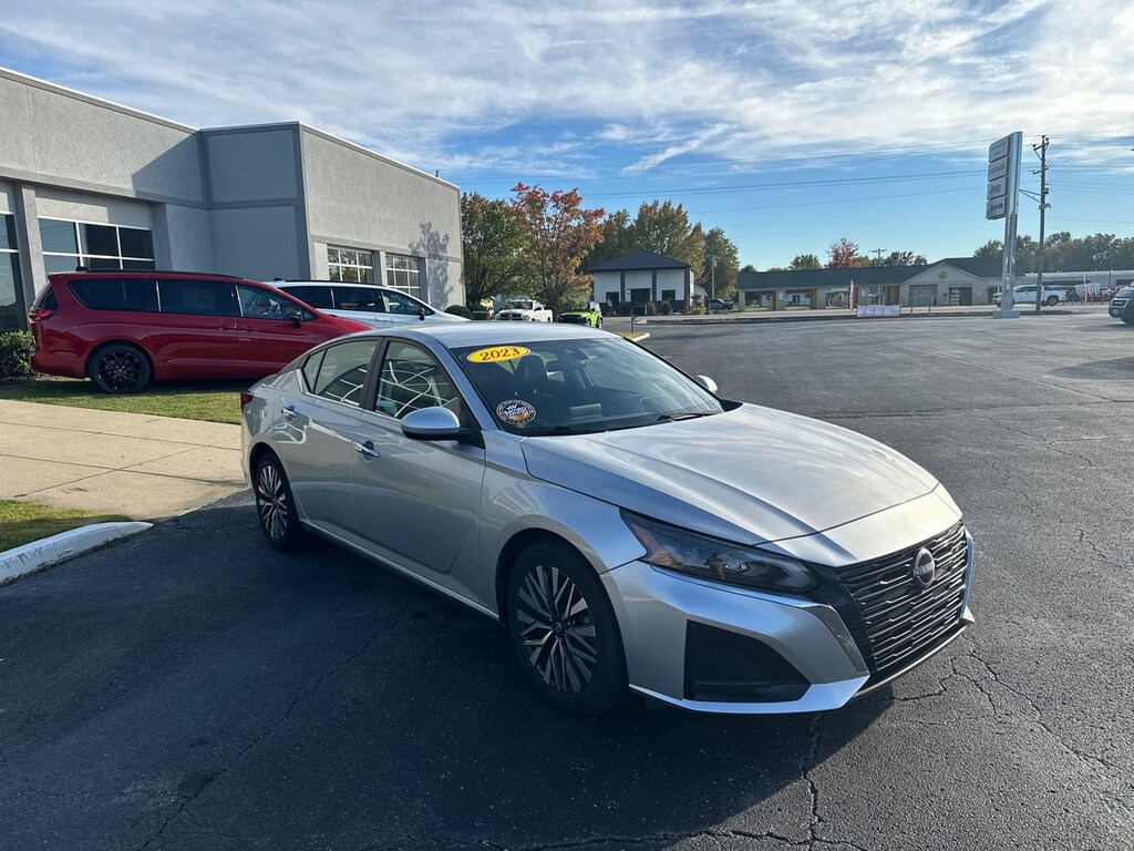 Used 2023 Nissan Altima 2.5 SV Sedan