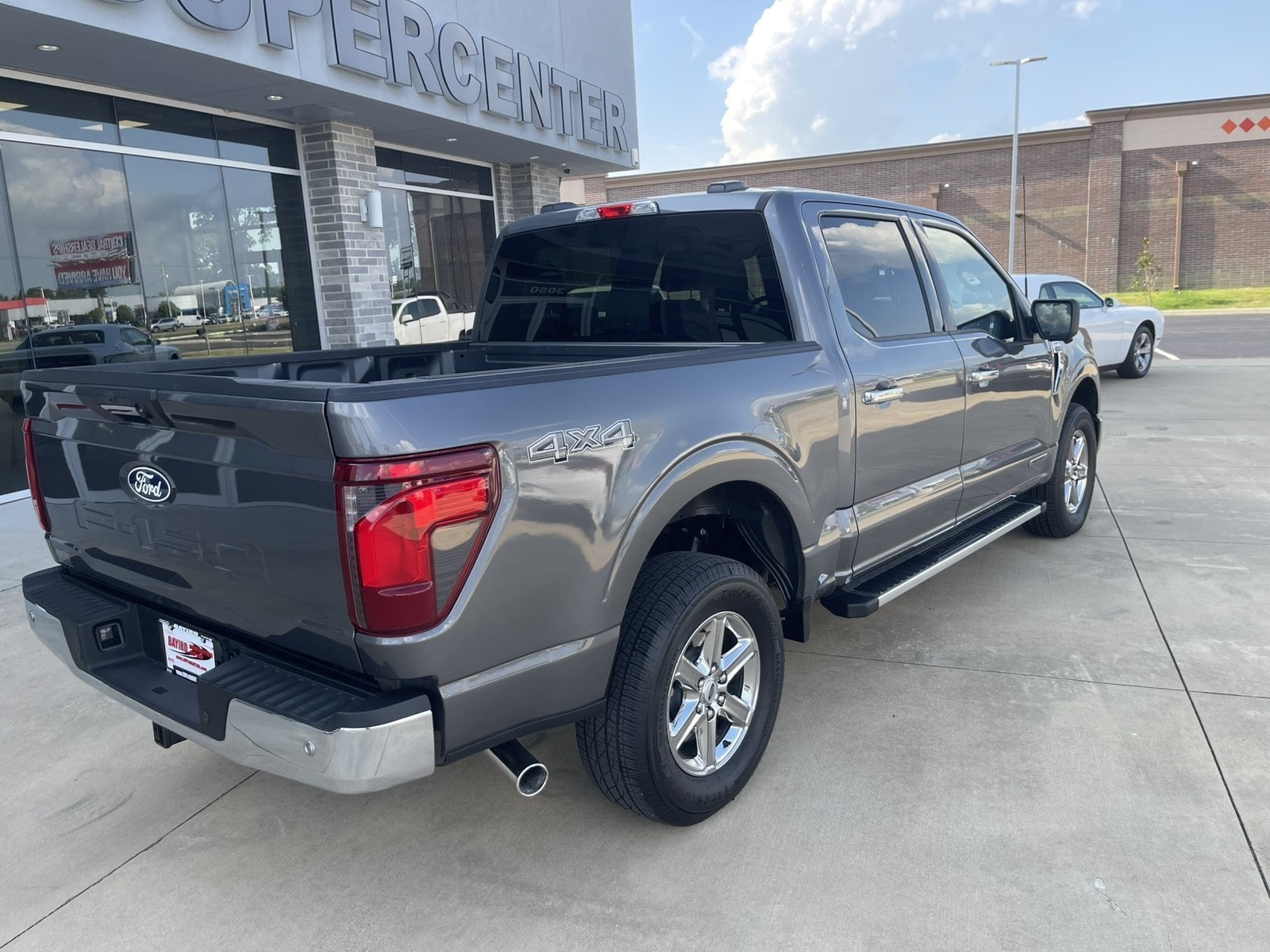 2024 Ford F-150 XLT - Photo 6