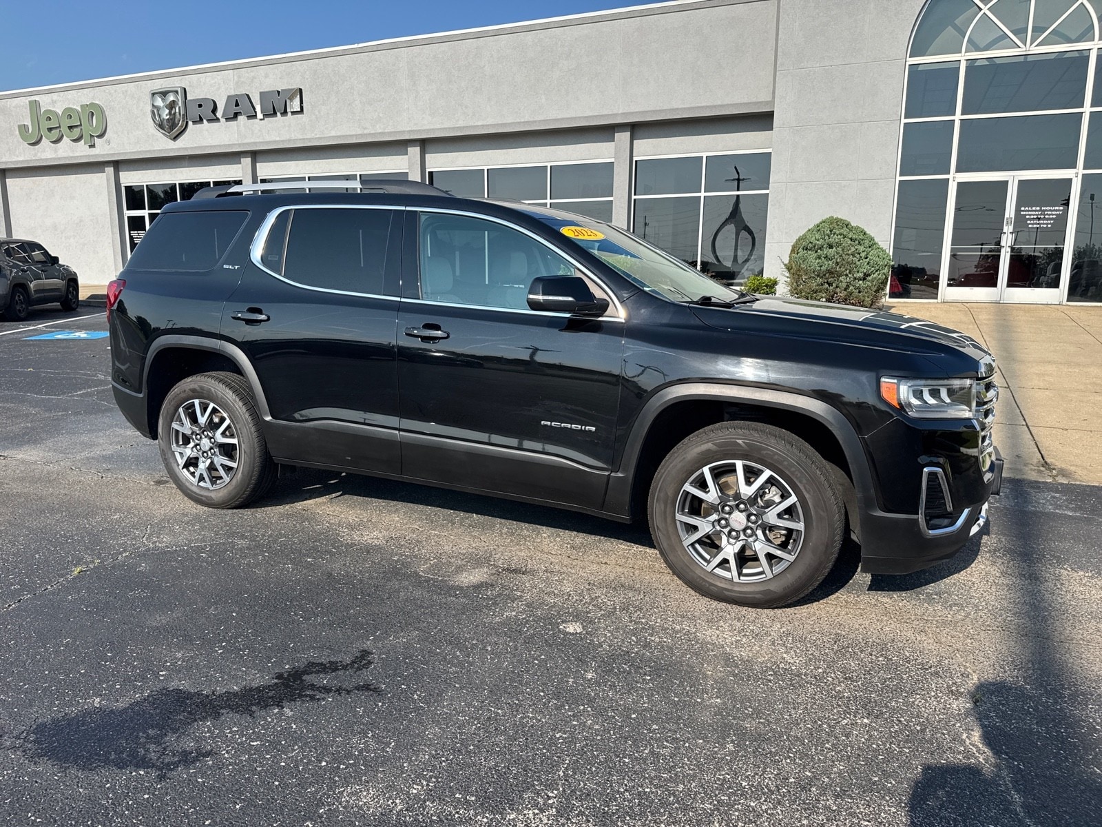 Used 2023 GMC Acadia SLT with VIN 1GKKNUL42PZ201263 for sale in Dexter, MO