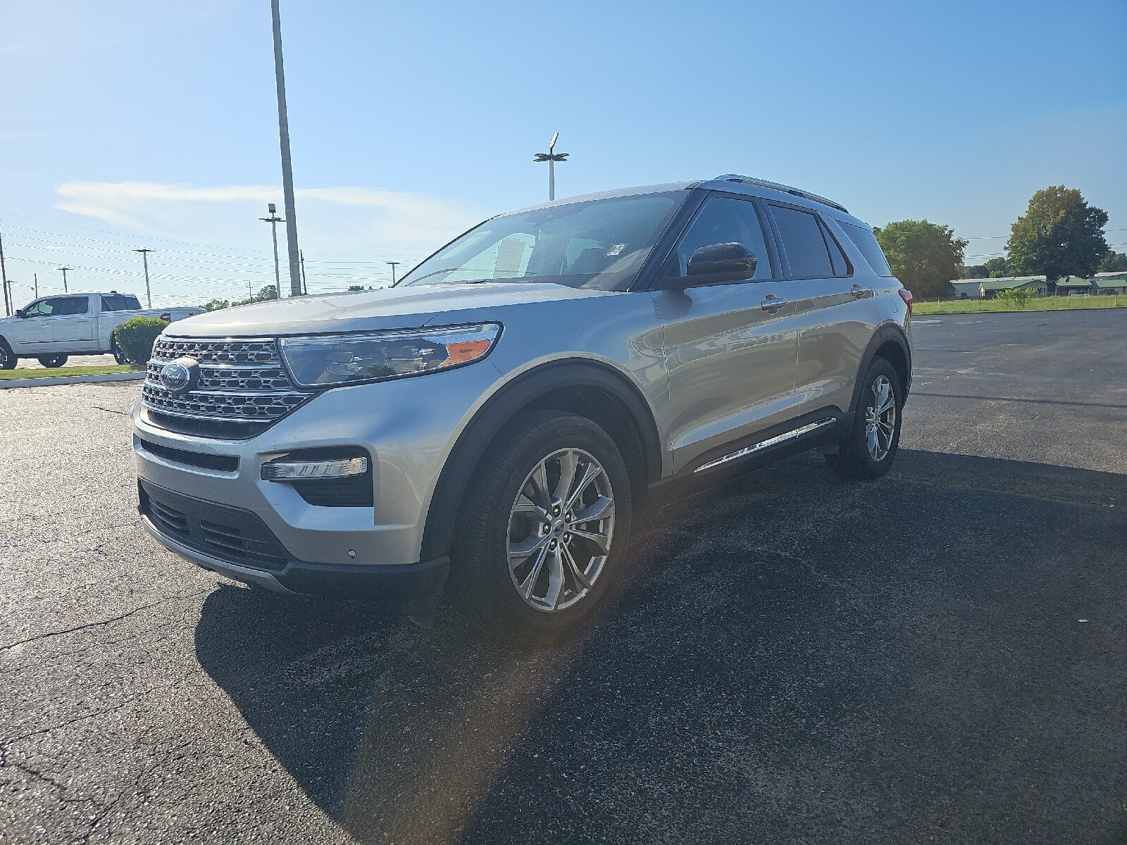 2023 Ford Explorer Limited photo 2