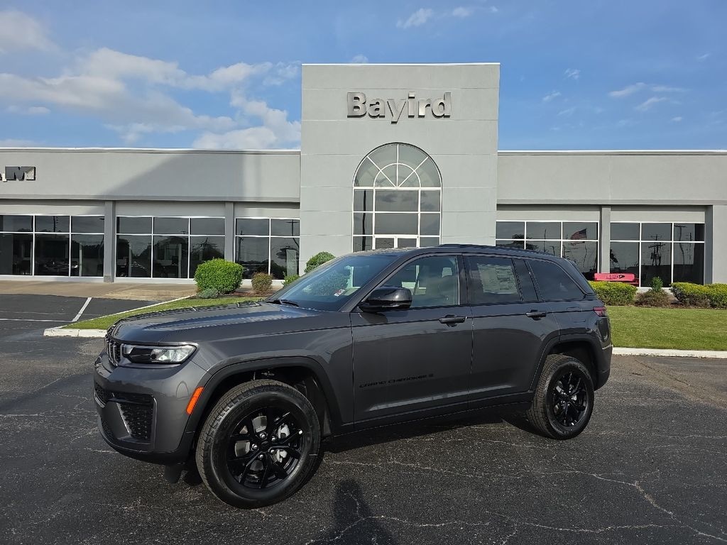 New 2026 Jeep Grand Cherokee Laredo Sport Utility