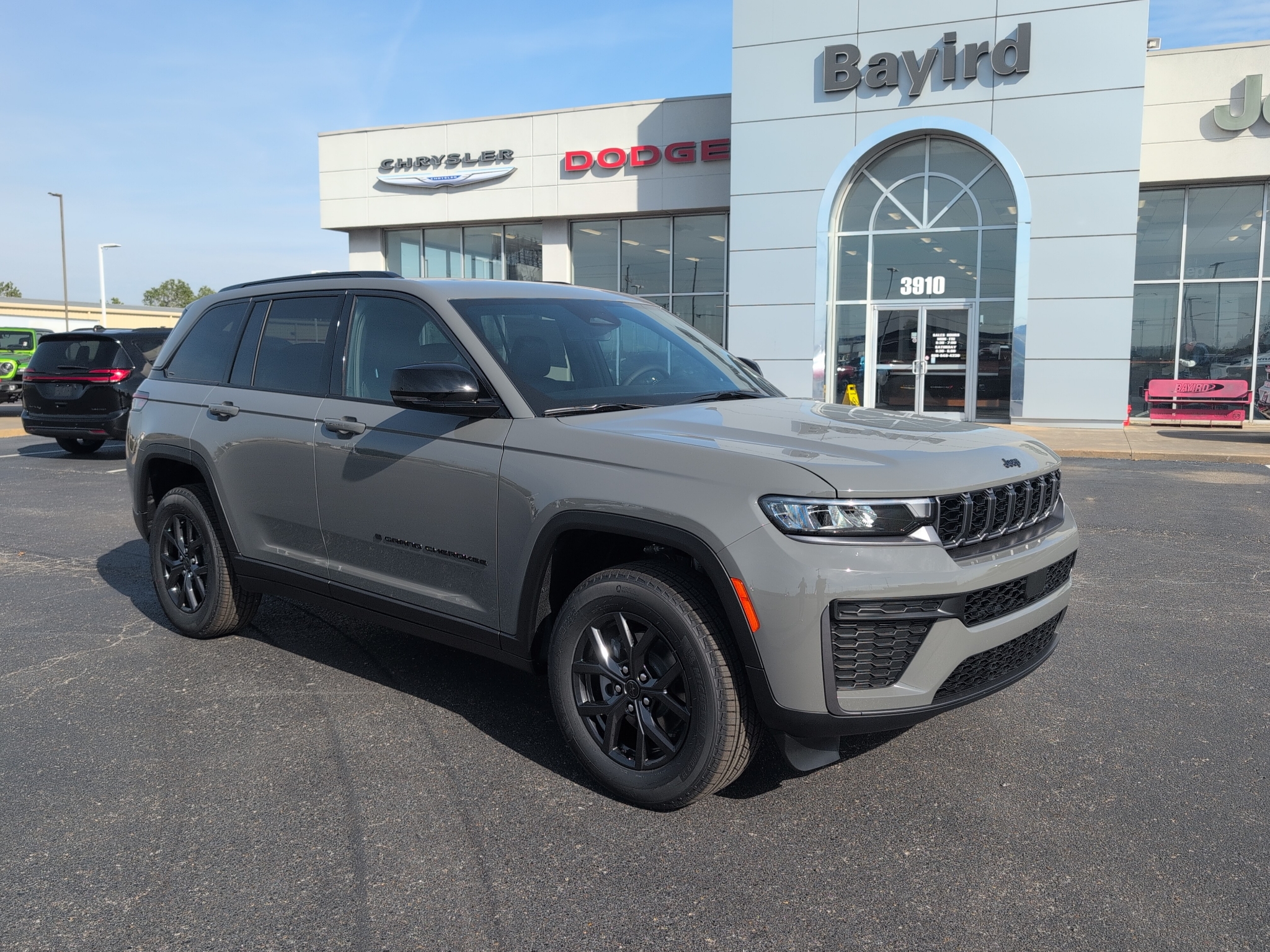 2027 Jeep Grand Cherokee Laredo Sport Utility