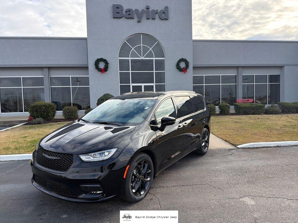 2026 Chrysler Pacifica Select Passenger Van