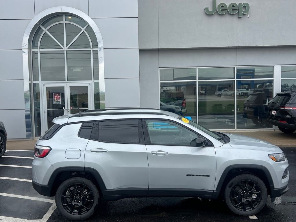 New 2026 Jeep Compass Latitude Sport Utility