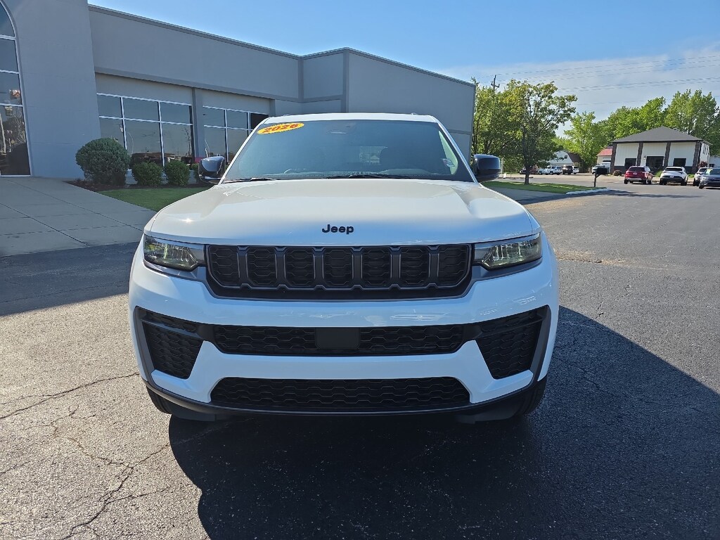 New 2026 Jeep Grand Cherokee LAREDO ALTITUDE 4X4 Sport Utility