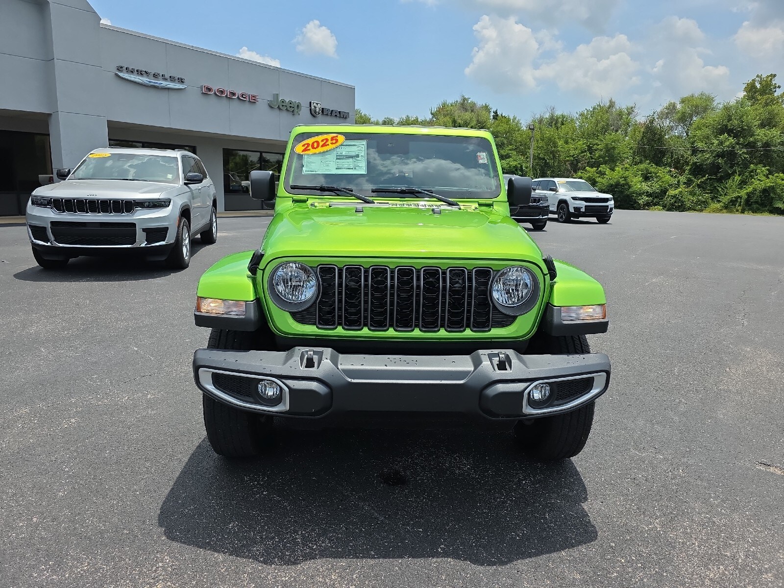 2025 Jeep Gladiator Sport S photo 2