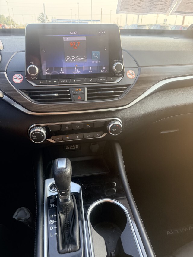 2023 Nissan Altima 2.5 SV photo 3