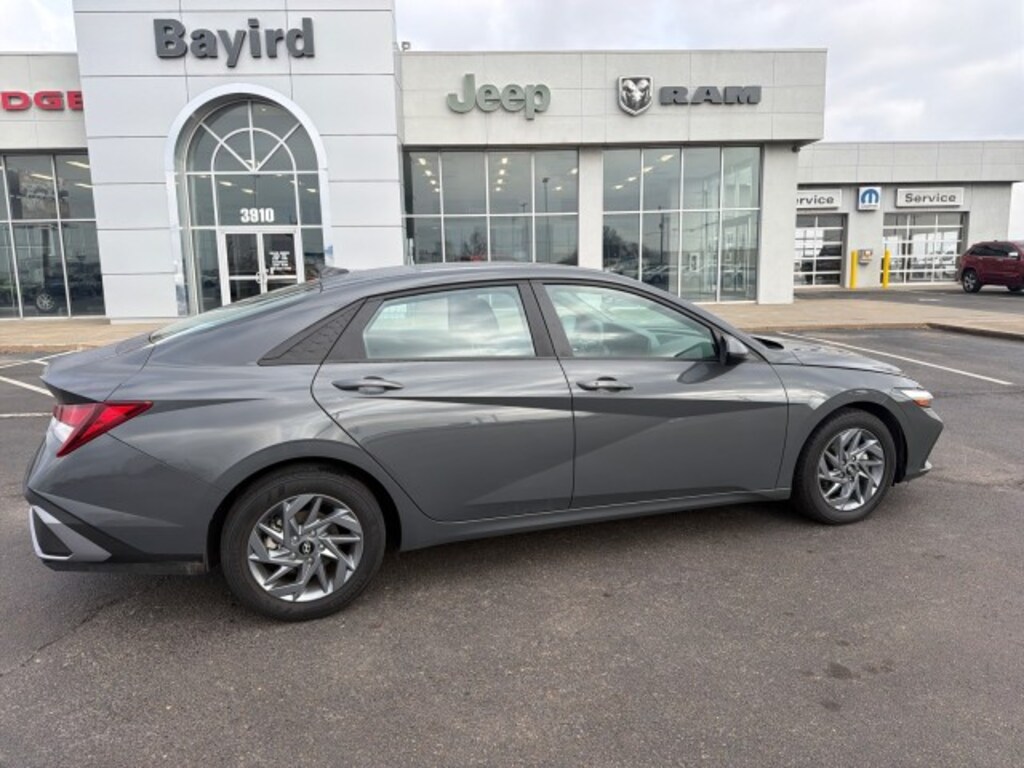 Used 2024 Hyundai Elantra SEL Sedan