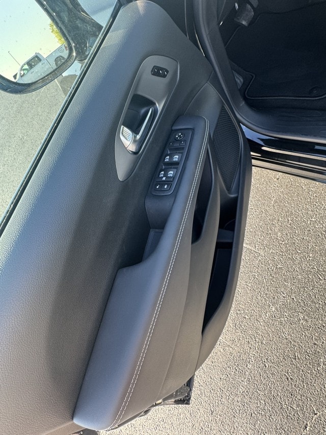 2026 Chrysler Pacifica Select - Photo 10