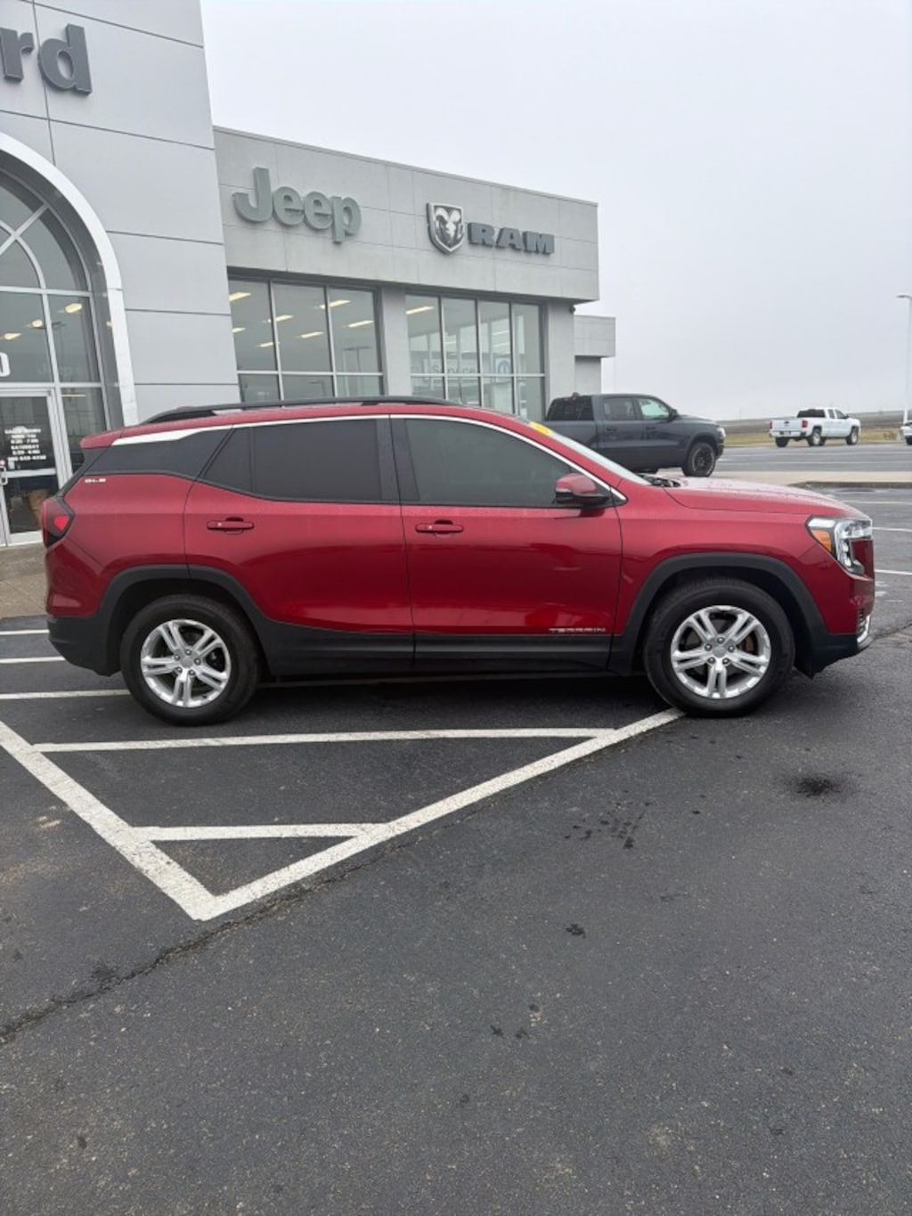 Used 2024 GMC Terrain SLE SUV