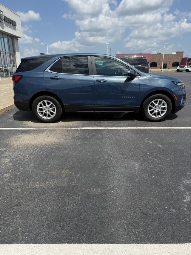 2024 Chevrolet Equinox LT photo 3