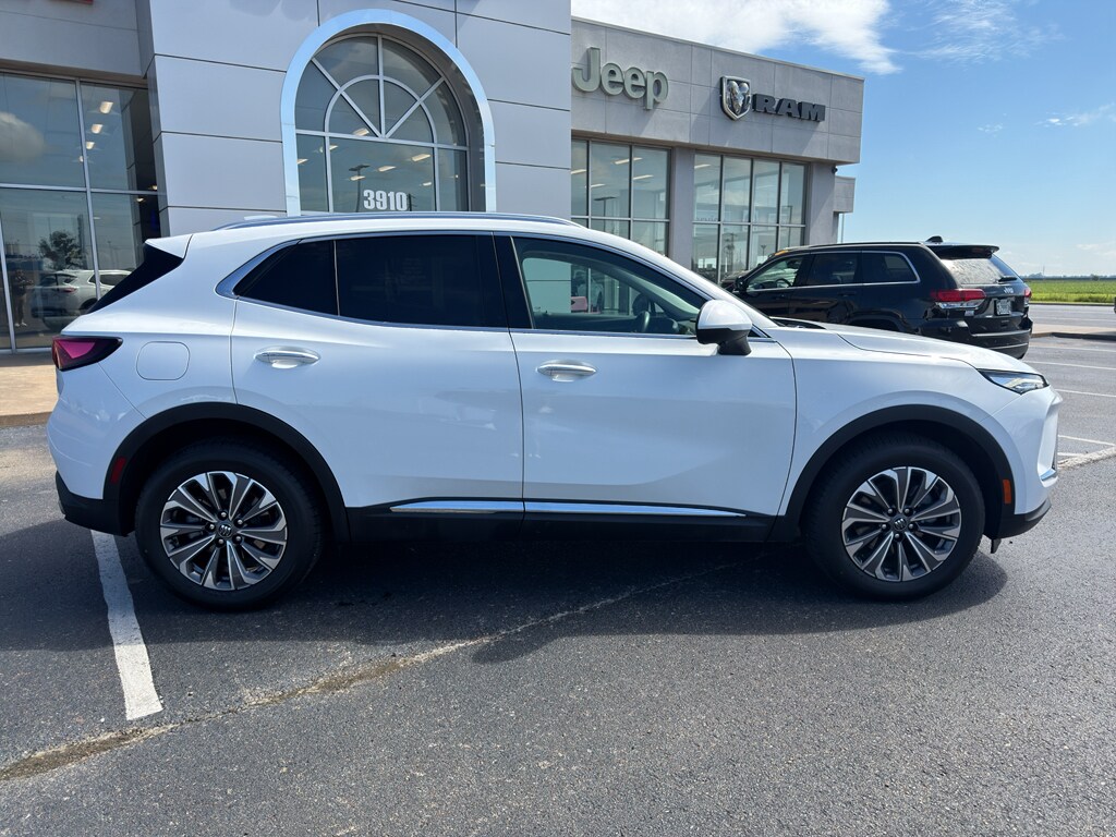 Used 2024 Buick Envision Preferred Sport Utility