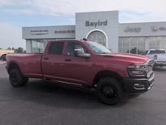 2026 Ram 3500 TRADESMAN CREW CAB 4X4 8' BOX Pickup