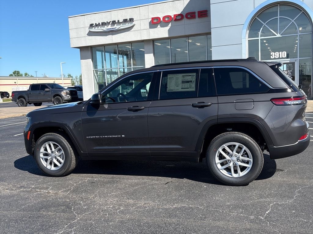 New 2026 Jeep Grand Cherokee LAREDO 4X4 Sport Utility