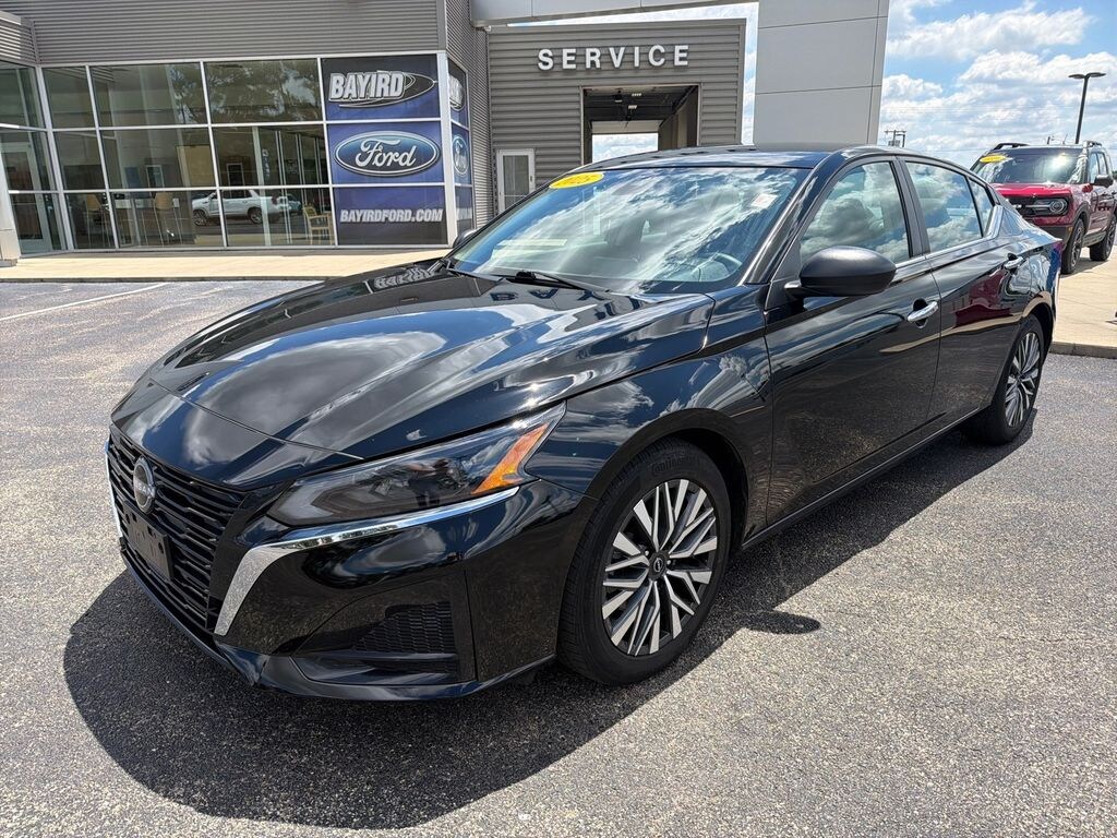 Used 2025 Nissan Altima SV Sedan