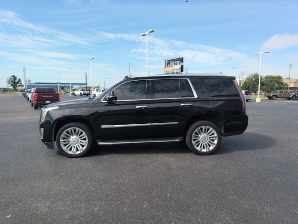 Used 2019 Cadillac Escalade Luxury SUV