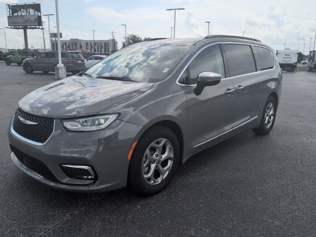 Used 2023 Chrysler Pacifica Limited Passenger Van