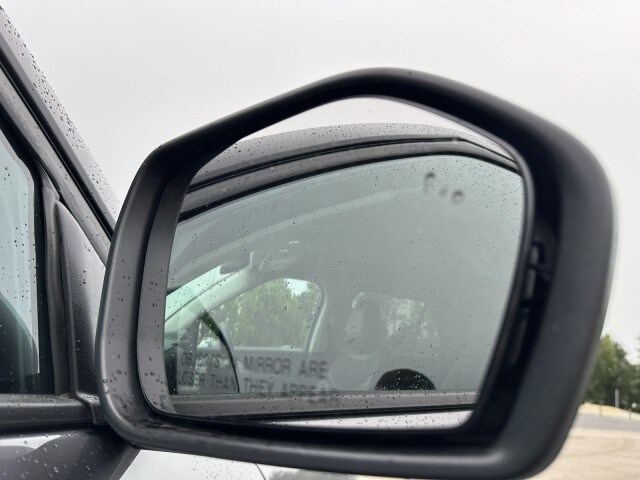 2025 Ford Explorer photo 2
