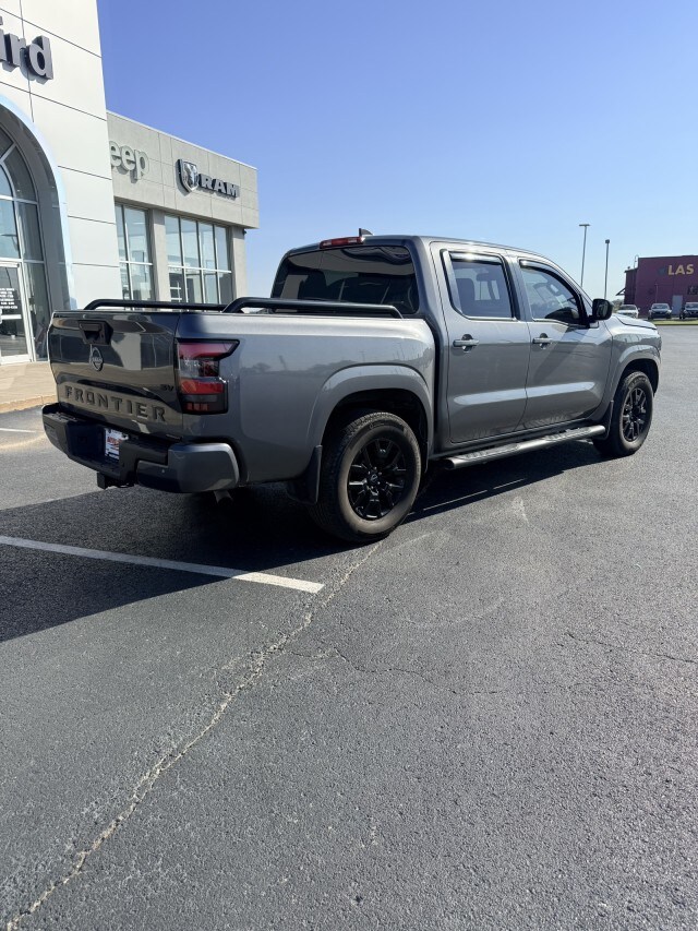 2023 Nissan Frontier SV photo 4