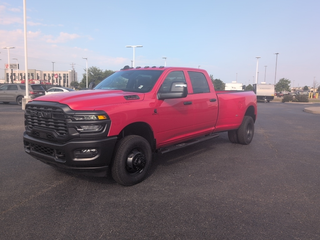 New 2026 Ram 3500 TRADESMAN CREW CAB 4X4 8' BOX Pickup