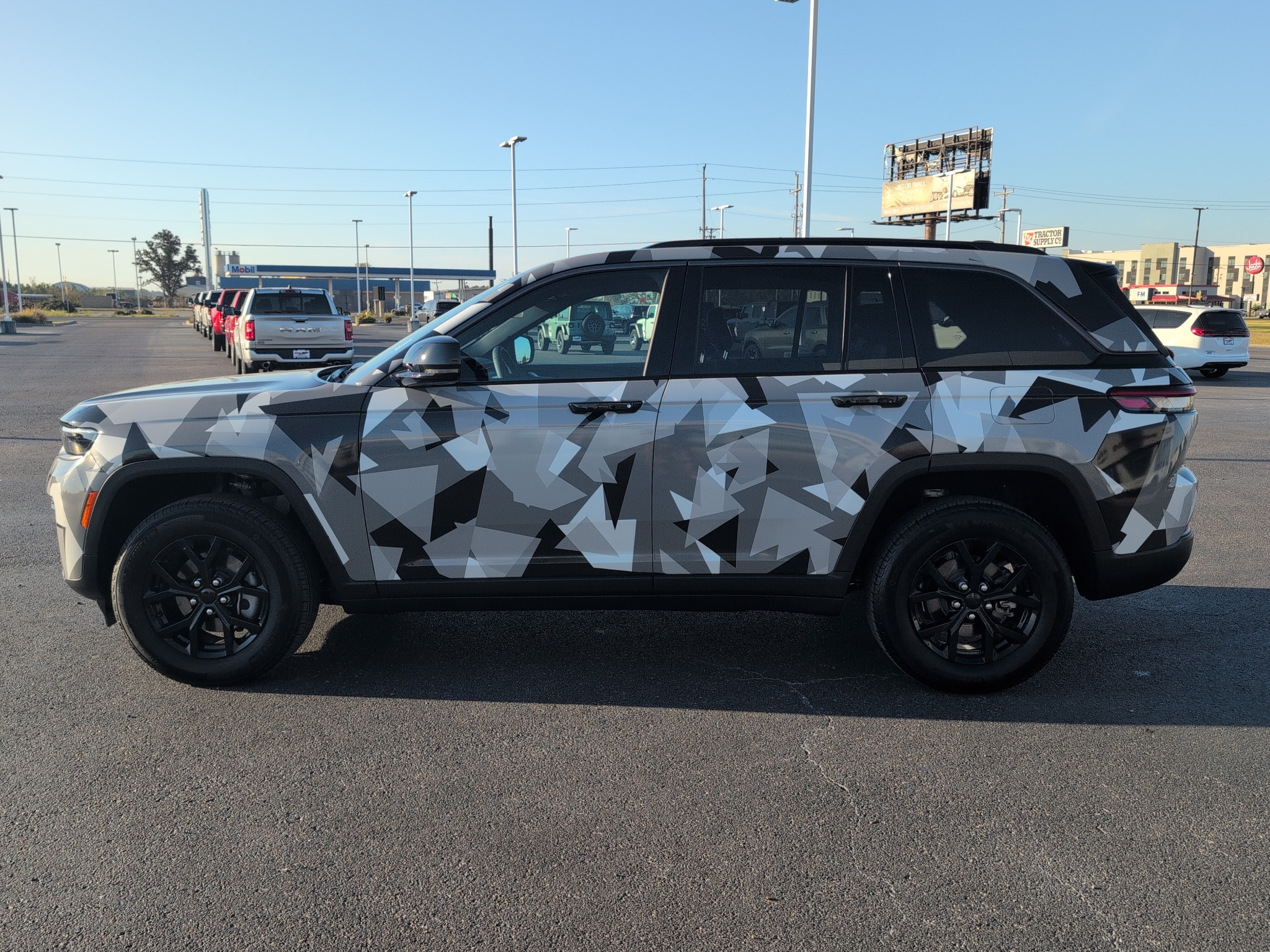 Used 2026 Jeep Grand Cherokee Laredo Altitude Sport Utility
