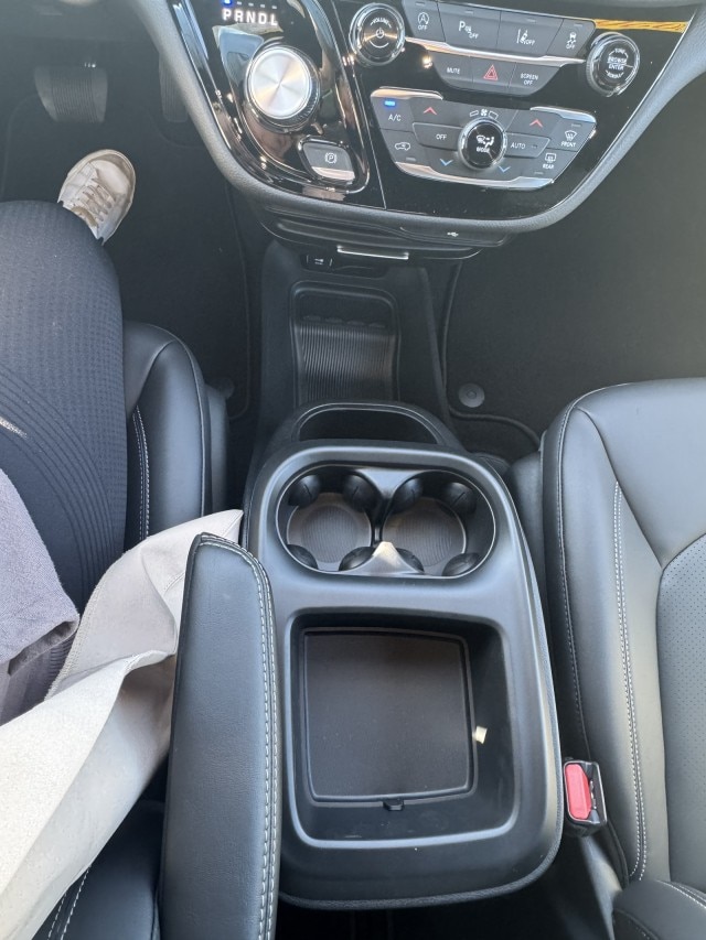 2026 Chrysler Pacifica Select - Photo 15