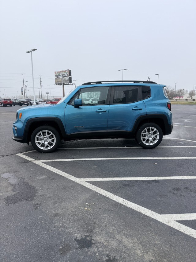 2021 Jeep Renegade Latitude photo 2