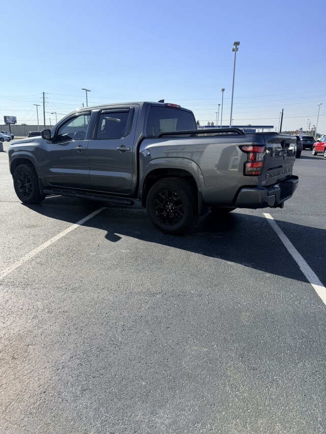2023 Nissan Frontier SV photo 2
