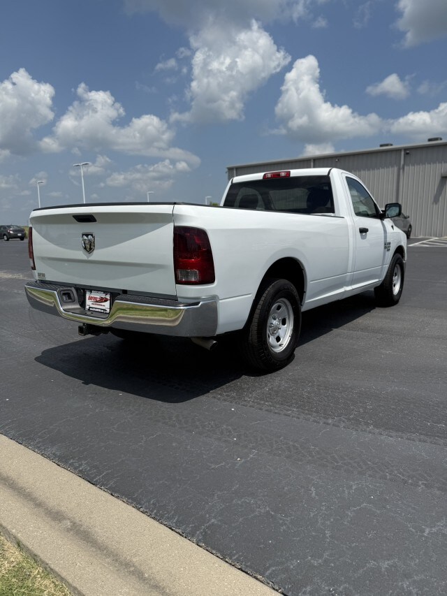 2023 Ram 1500 Classic Tradesman photo 3