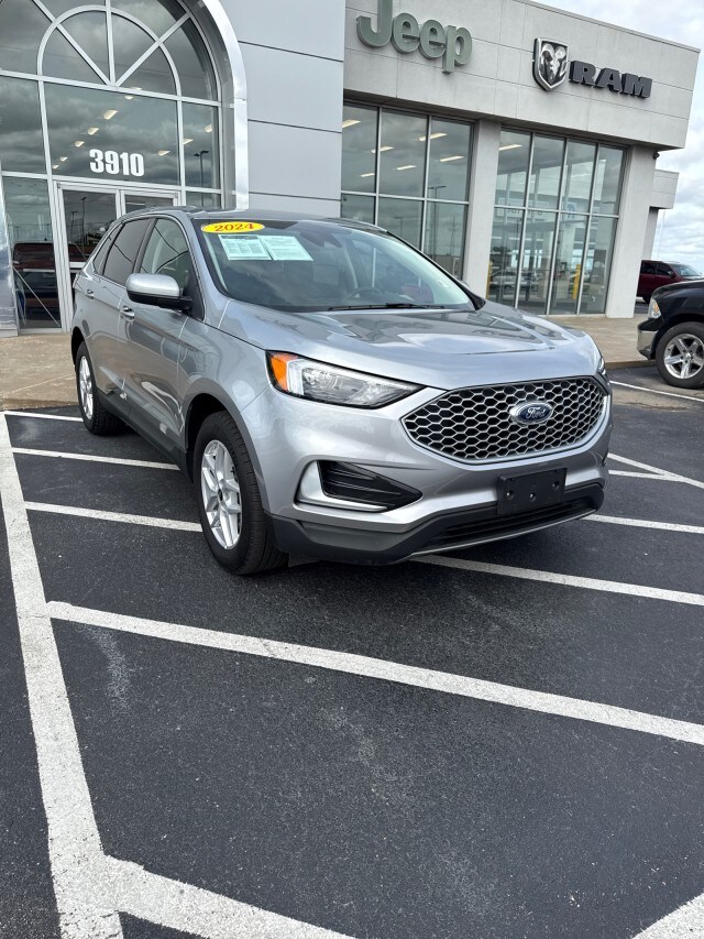 2024 Ford Edge SEL photo 3