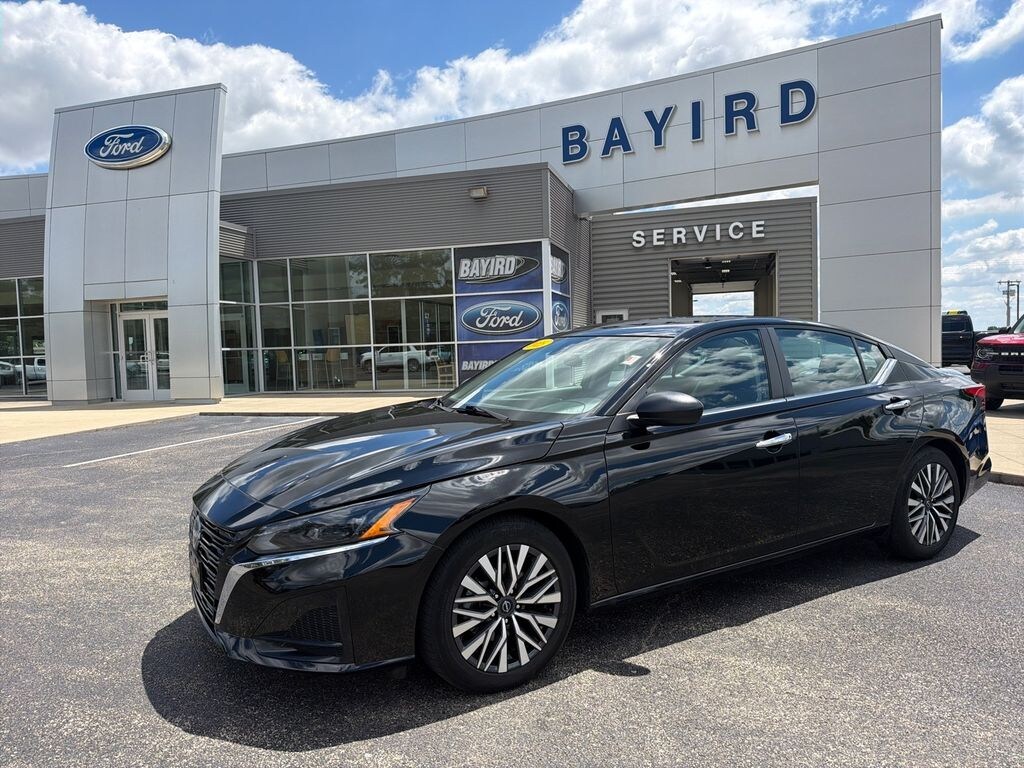 Used 2025 Nissan Altima SV Sedan