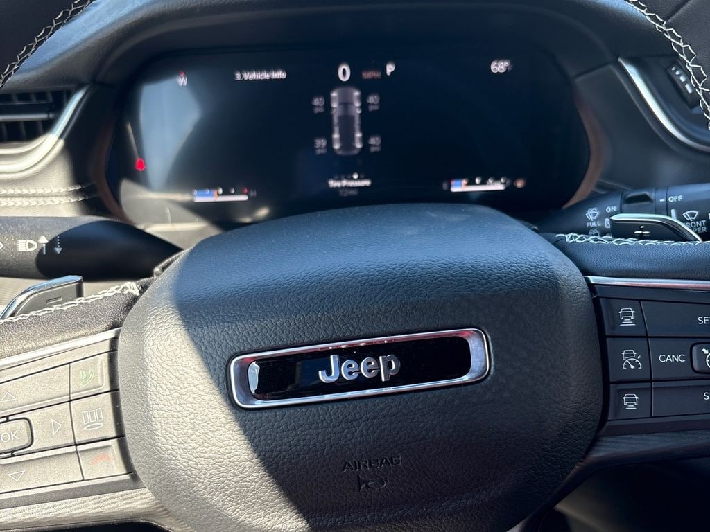 New 2026 Jeep Grand Cherokee LAREDO 4X4 Sport Utility