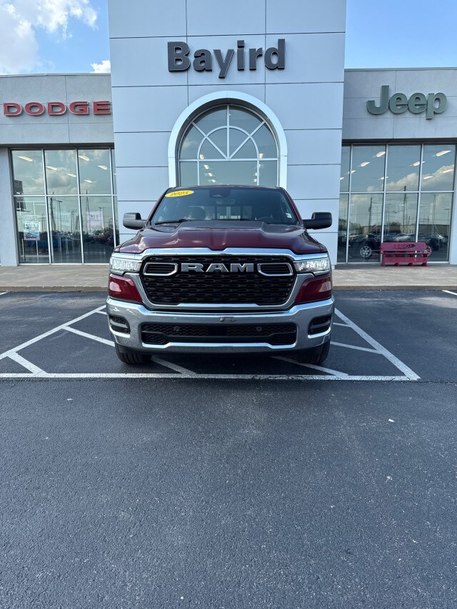 2025 Ram 1500 Tradesman photo 2